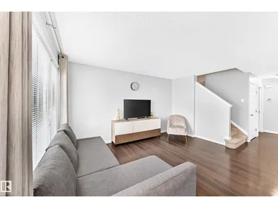 3920 6 ST NW photo 11