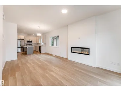 10916 & 10918 154 Street NW photo 4