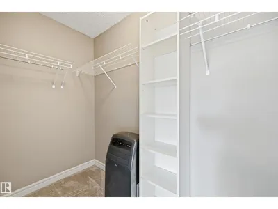 11543 11 AV SW photo 26