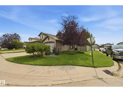 11543 11 AV SW photo 4