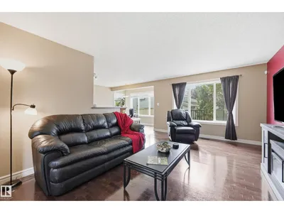 11543 11 AV SW photo 8