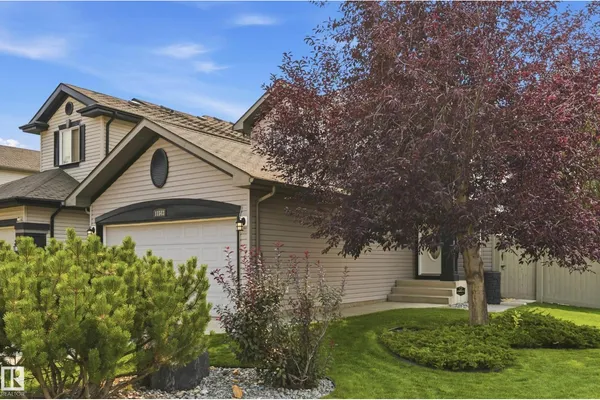 11543 11 AV SW photo 3