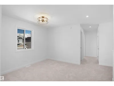 546 Ashgrove CI photo 22