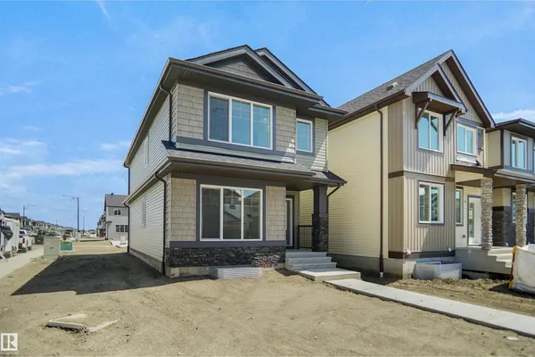 546 Ashgrove CI photo 2
