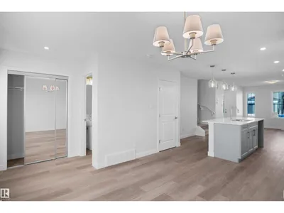 542 Ashgrove CI photo 16