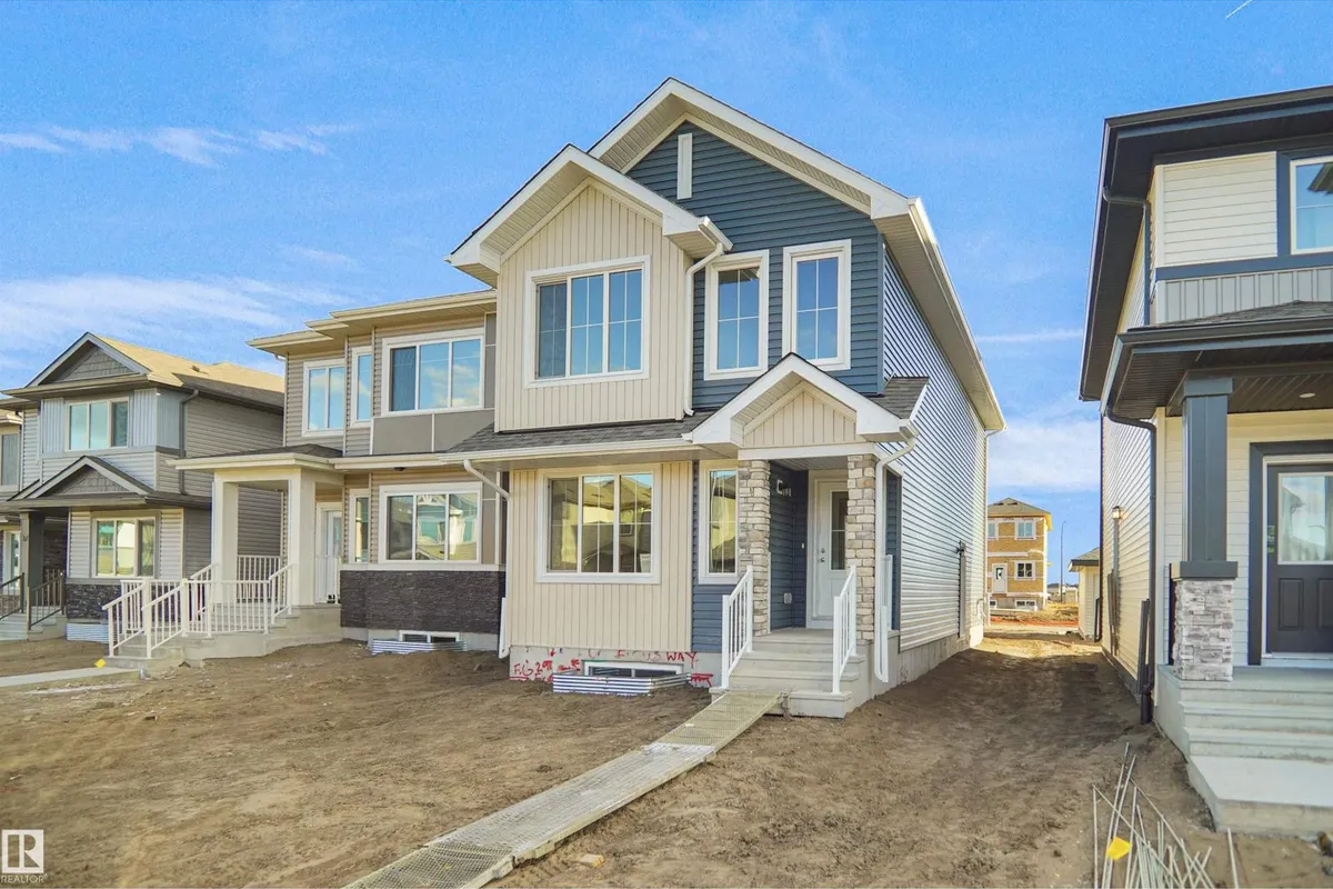 542 Ashgrove CI exterior