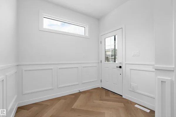 1737 Crossbill LO NW photo 3