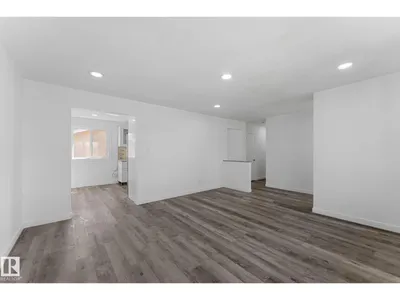 7823 136 AV NW photo 6
