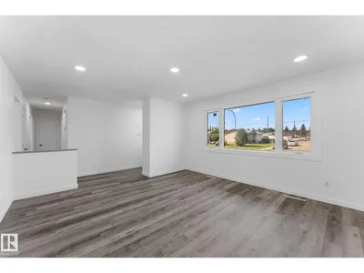 7823 136 AV NW photo 5