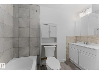 7823 136 AV NW photo 31