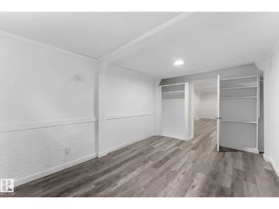 7823 136 AV NW photo 28