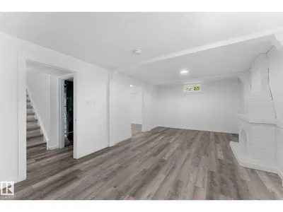 7823 136 AV NW photo 21