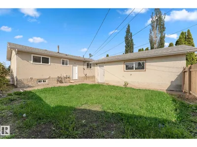 7823 136 AV NW photo 34