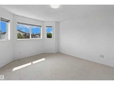 1707 37A AV NW photo 19