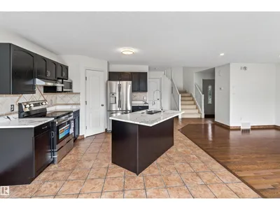 1707 37A AV NW photo 9