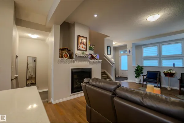 1766 Dumont CR SW SW photo 3