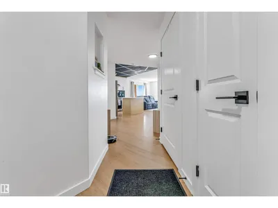 #416 2305 35A AV NW photo 16