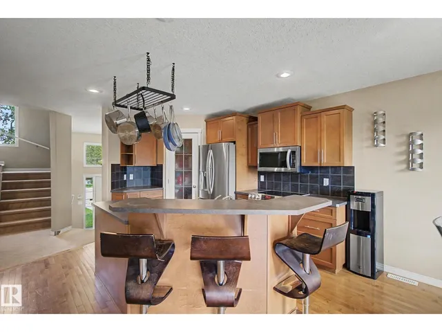 9935 155 ST NW, Edmonton
