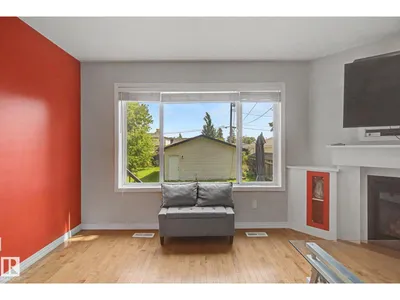 9935 155 ST NW photo 14