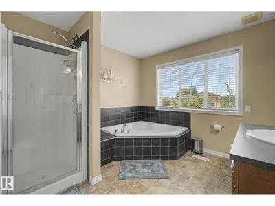 9935 155 ST NW photo 23