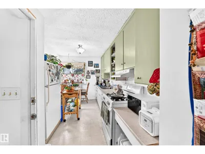 12031 90 ST NW photo 9