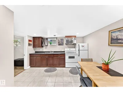 12031 90 ST NW photo 23