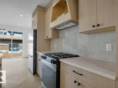 14706 103 AV NW photo 15