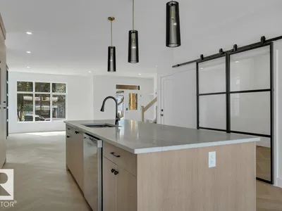 14706 103 AV NW photo 17
