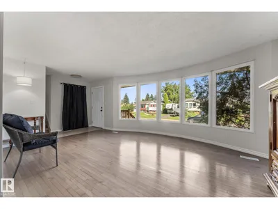 3 WINDERMERE DR S photo 10