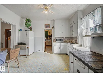 9334 106A AV NW photo 18