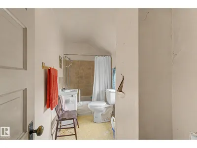 9334 106A AV NW photo 37