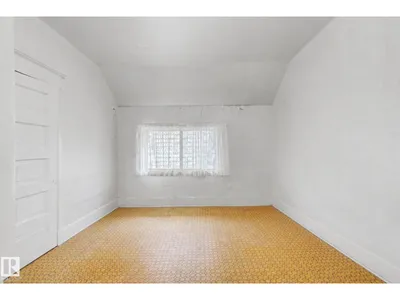 9334 106A AV NW photo 39