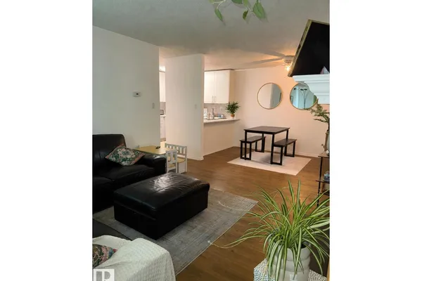 #302 44 Alpine PL photo 2