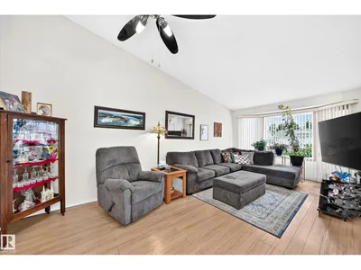 7530 137A AV NW photo 11