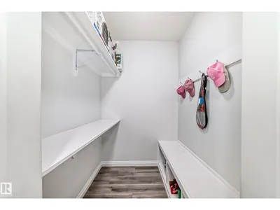 7035 CHIVERS LO SW photo 24