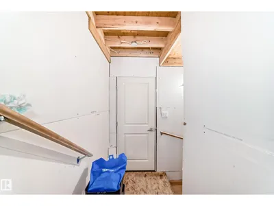 7035 CHIVERS LO SW photo 48