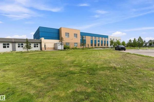 20845 92A AV NW NW photo 3
