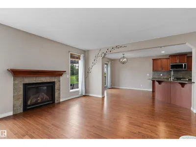 20845 92A AV NW NW photo 44
