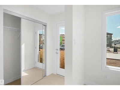 1004 14 AV NW photo 17