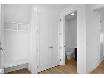 611 176 AV NE photo 21