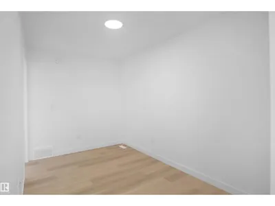 611 176 AV NE photo 29