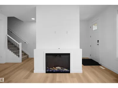 611 176 AV NE photo 4