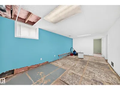 12405 126 ST NW photo 18