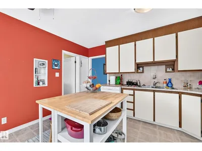 12405 126 ST NW photo 5