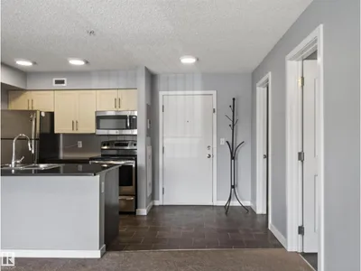 #217 12045 22 AV SW photo 17