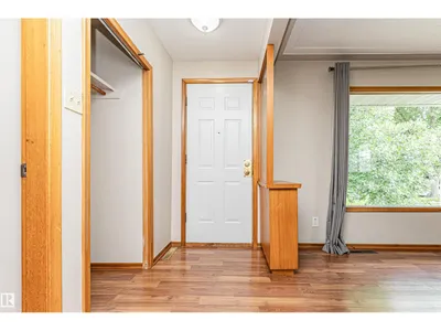 11139 62 AV NW photo 5
