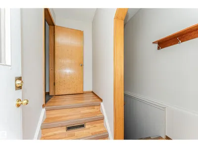 11139 62 AV NW photo 32