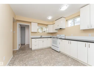 11139 62 AV NW photo 45
