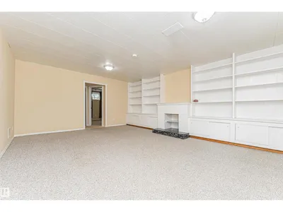 11139 62 AV NW photo 37