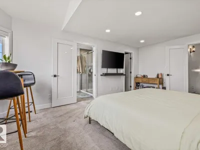 8731 160A AV NW photo 22